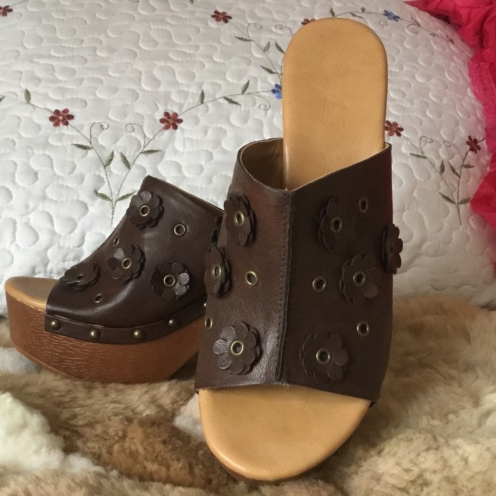 Brown platform heels. So cute!